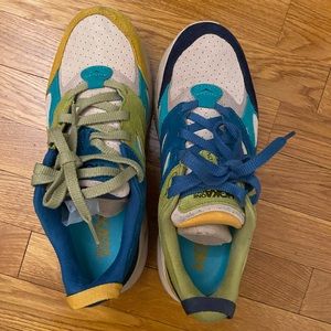 EUC Hoka One Clifton Suede (rare)